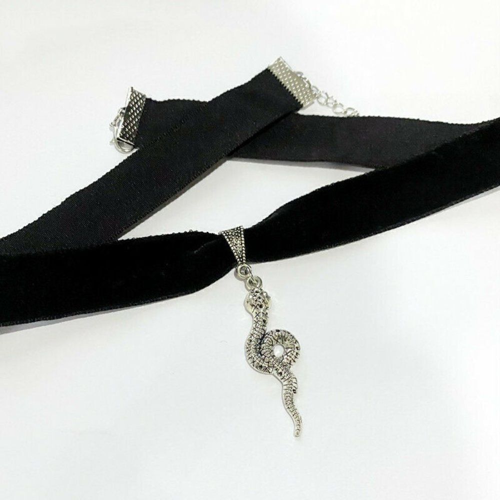 Creative Fashion New Animal Necklace Python Pendant Necklace Unique Gift